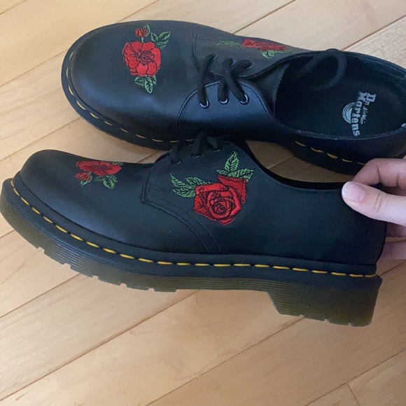 Doc Martens with roses. They have only been worn once and they are very cute! - Picture 4 of 4